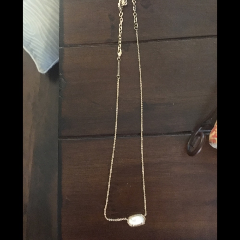 Kendra Scott Elisa gold pendant in Ivory Pearl